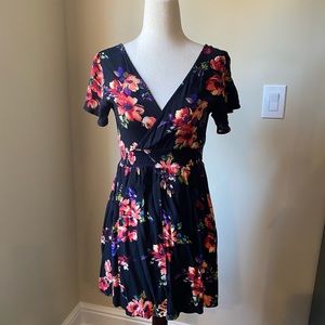 Black Floral Slit Sleeve Mini Dress